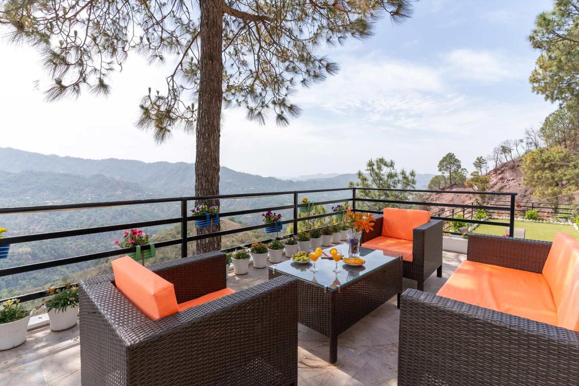 Villa Woodside Meadows By Veo - Part Of Stayvista Kasauli Exterior foto